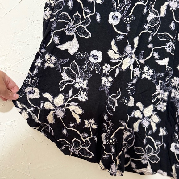 Ellos Plus Size Women's Inverted Front Pleat Black Blue Floral Tunic Sz 1X 22-24 - Picture 7 of 8